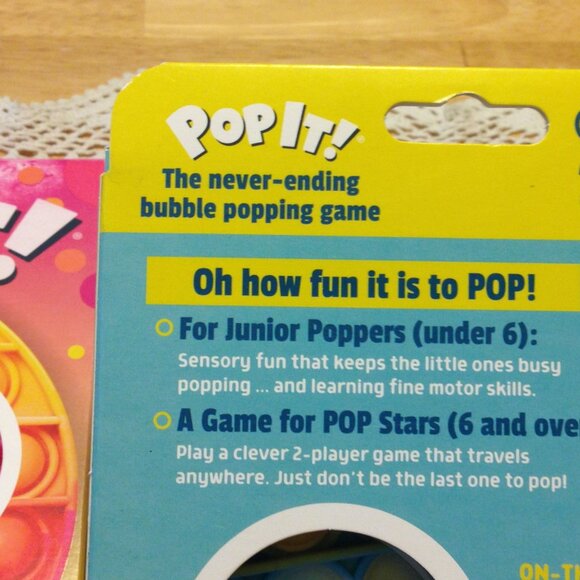 Pop It! Bubble toy bundle, two new Chuckle and Roar bubble popping games - Picture 6 of 9